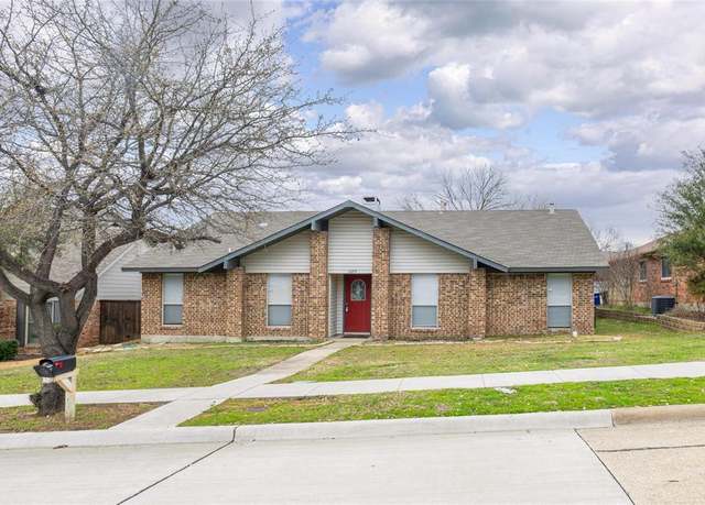 Property at 1609 Hartford Dr, Carrollton, TX 75007, 3 beds, 2 baths