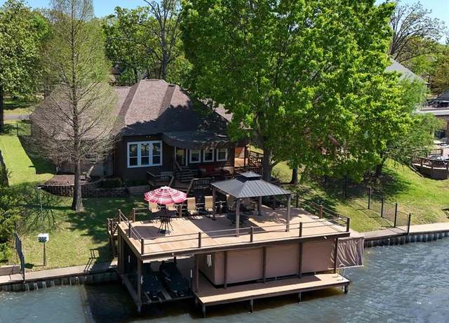 Property at 370 Saint Andrews Dr, Mabank, TX 75156, 4 beds, 2.5 baths