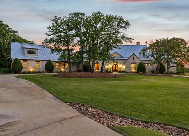 Property at 1100 Triple Crown Ct, Bartonville, TX 76226, 4 beds, 4.5 baths