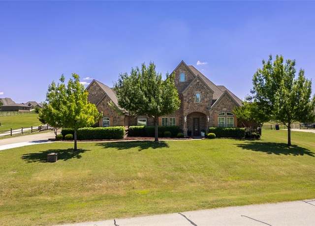 Property at 12046 Erin Ln, Fort Worth, TX 76179, 4 beds, 3 baths