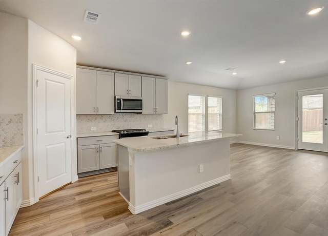 Property at 1357 Los Olmos Ln, Crandall, TX 75114, 4 beds, 3 baths
