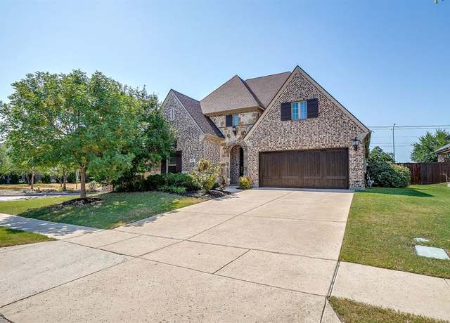 Property at 939 Highpoint Way, Roanoke, TX 76262, 3 beds, 2.5 baths