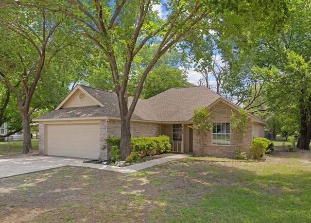Property at 704 Peterson St, Royse City, TX 75189, 3 beds, 2 baths