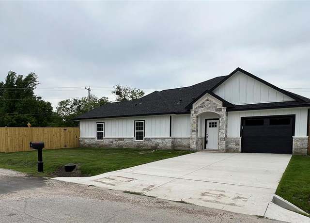 Property at 510 Washington St, Ennis, TX 75119, 3 beds, 2 baths
