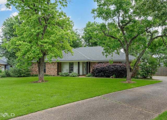 Property at 421 Edgemont Dr, Bossier City, LA 71111, 3 beds, 2 baths