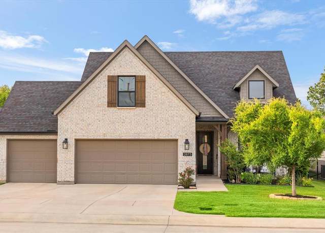Property at 2873 Sandstone Dr, Hurst, TX 76054, 4 beds, 3 baths