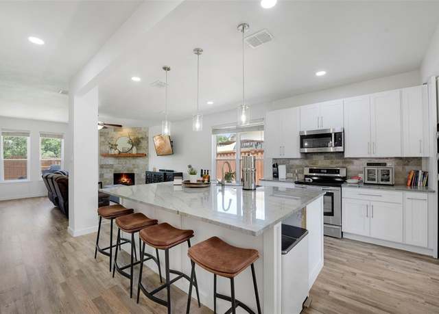 Property at 534 Continental Dr, Lewisville, TX 75067, 5 beds, 2.5 baths