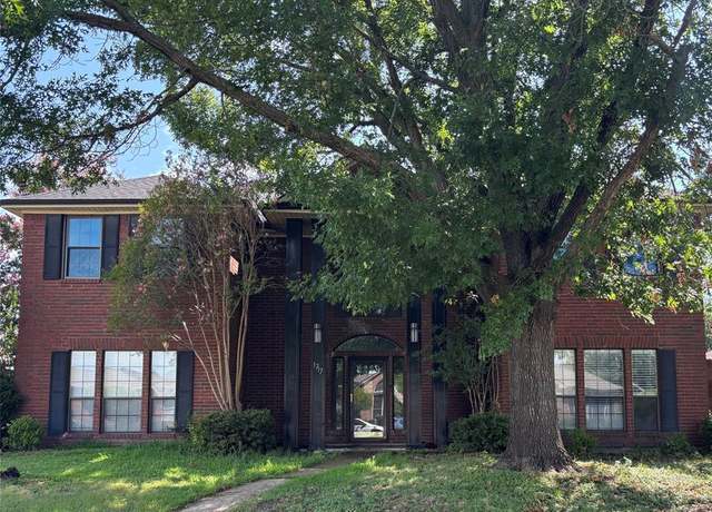 Property at 1717 Creek Valley Rd, Mesquite, TX 75181, 5 beds, 2.5 baths