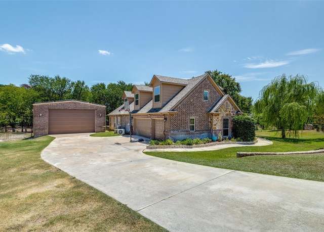 Property at 109 Antler Ridge Ct, Azle, TX 76020, 5 beds, 4 baths