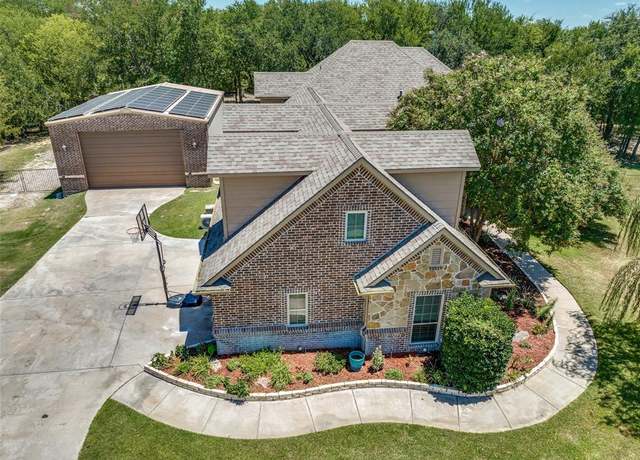 Property at 109 Antler Ridge Ct, Azle, TX 76020, 5 beds, 4 baths