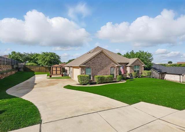 Property at 2134 Sagewood Dr, Weatherford, TX 76087, 4 beds, 2 baths