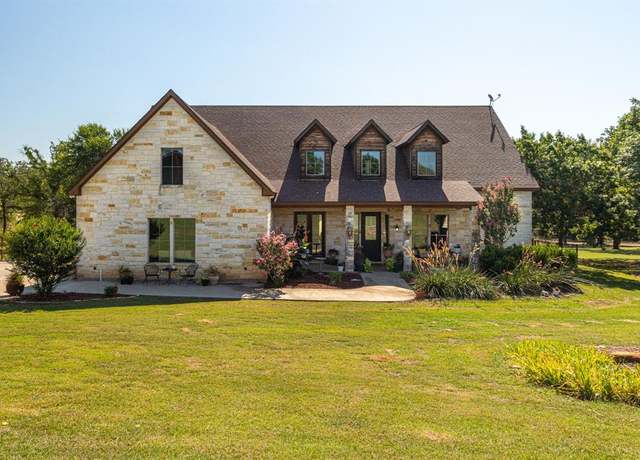 Property at 1015 Private Road 897, Stephenville, TX 76401, 5 beds, 4 baths