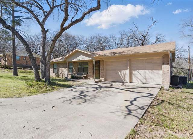 Property at 7000 Jay Ln, Azle, TX 76020, 3 beds, 2 baths