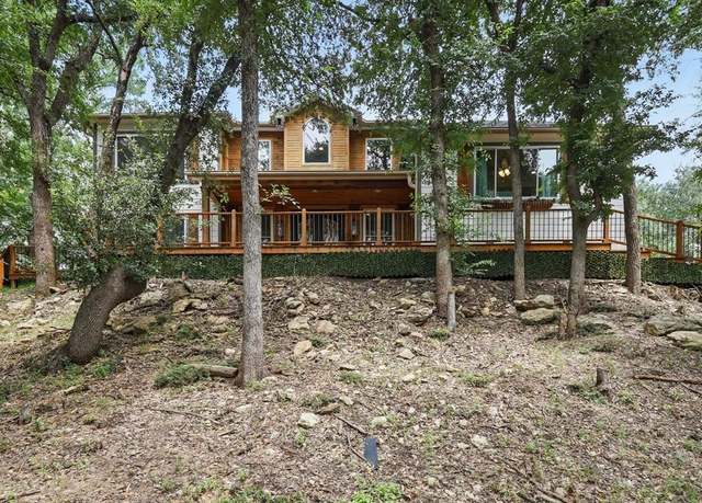 Property at 1520 Oakhurst Scenic Dr, Fort Worth, TX 76111, 5 beds, 4 baths