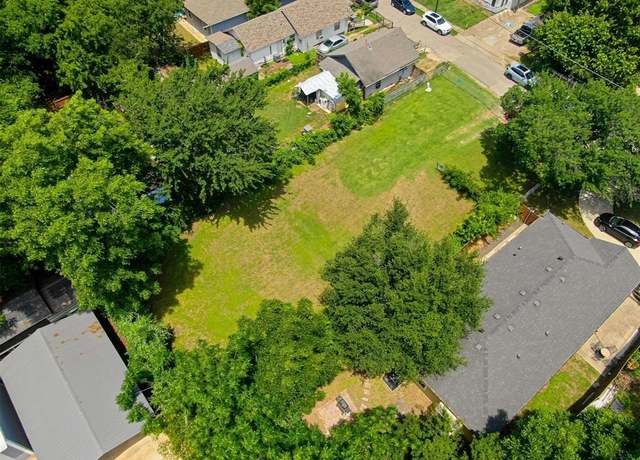 Property at 216 W Jerden Ln, Dallas, TX 75208