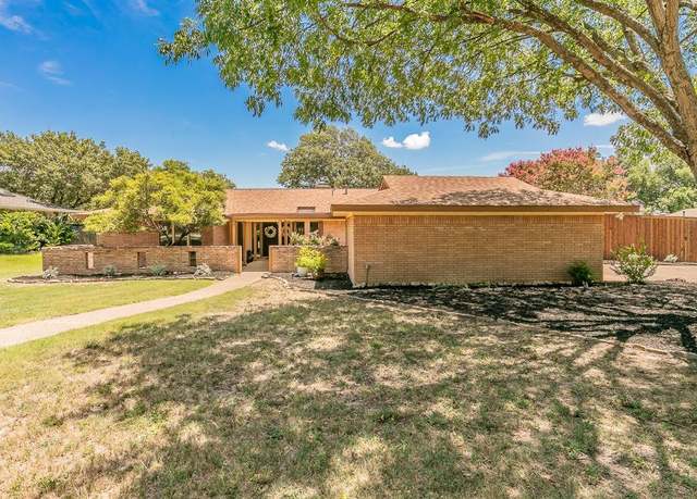Property at 31 Bounty Rd E, Benbrook, TX 76132, 3 beds, 2 baths