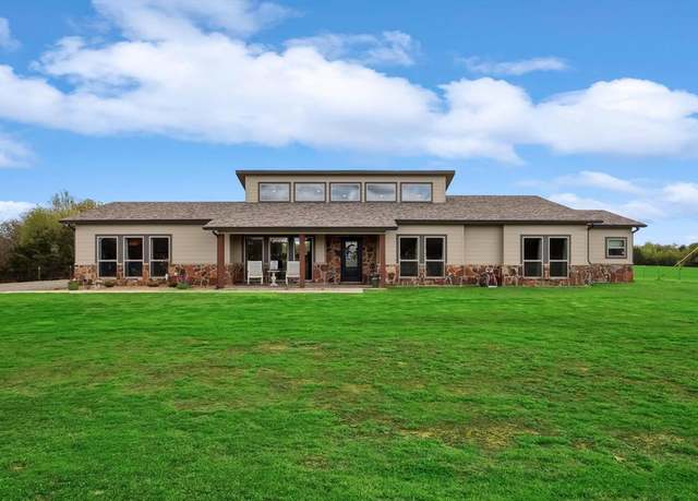 Property at 812 Mckenzie Rd, Tioga, TX 76271, 3 beds, 2.5 baths