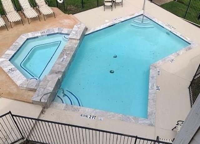 Property at 218 N Texas Blvd #105, Denton, TX 76201, 2 beds, 2 baths