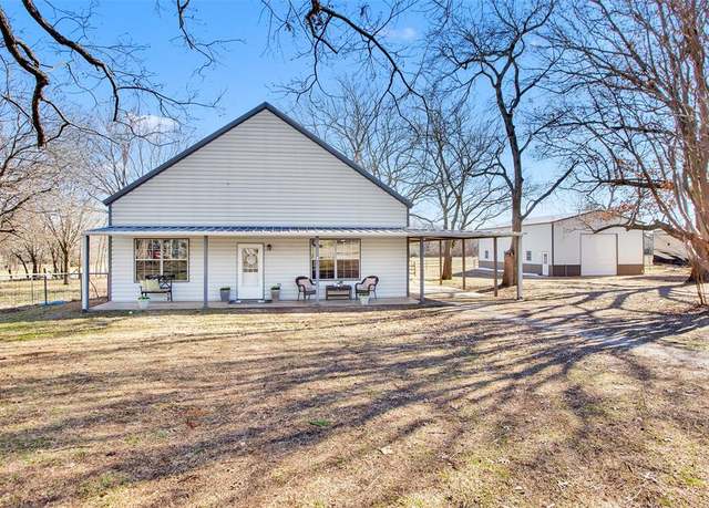 Property at 425 S Broadway St, Bells, TX 75414, 2 beds, 2 baths