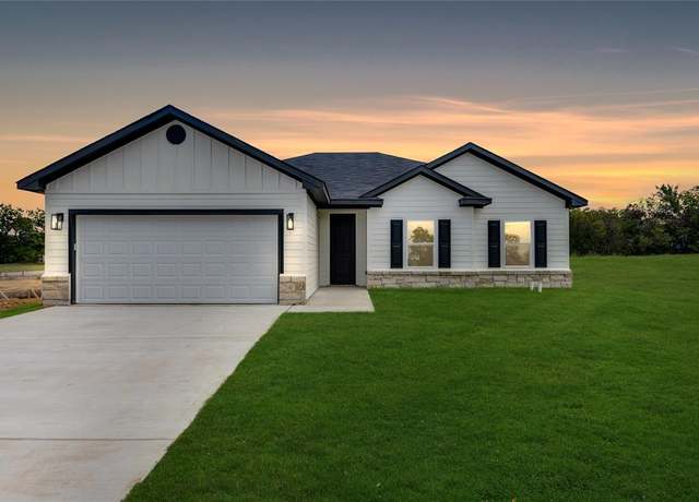Property at 103 Chestnut St, Whitesboro, TX 76273, 3 beds, 2 baths