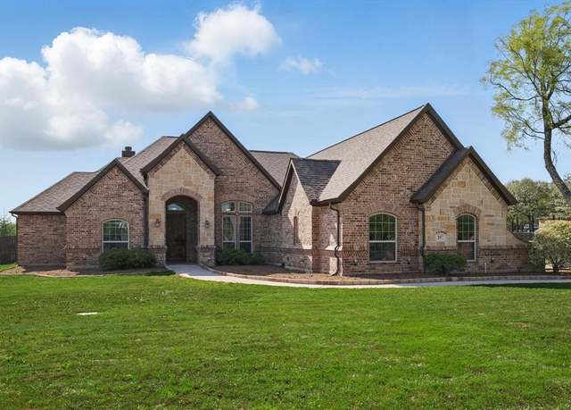 Property at 107 Rush Creek Trl, Paradise, TX 76073, 4 beds, 2 baths