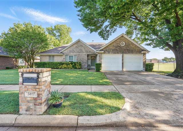 Property at 3407 Indian Wells Dr, Arlington, TX 76017, 3 beds, 2 baths