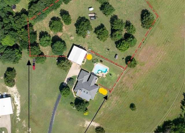 Property at 4933 County Road 340, Mckinney, TX 75071, 4 beds, 2.5 baths