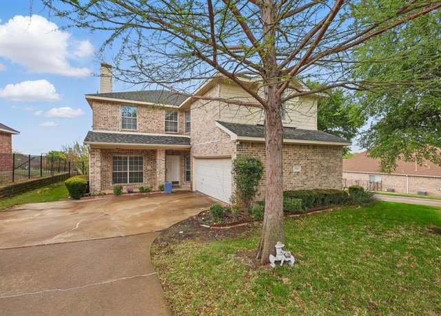 Property at 1717 Lake Bluff Dr, Garland, TX 75043, 3 beds, 2.5 baths