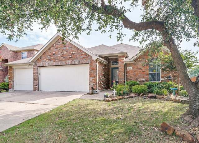 Property at 4002 Silver Lake Trl, Heartland, TX 75126, 4 beds, 2 baths