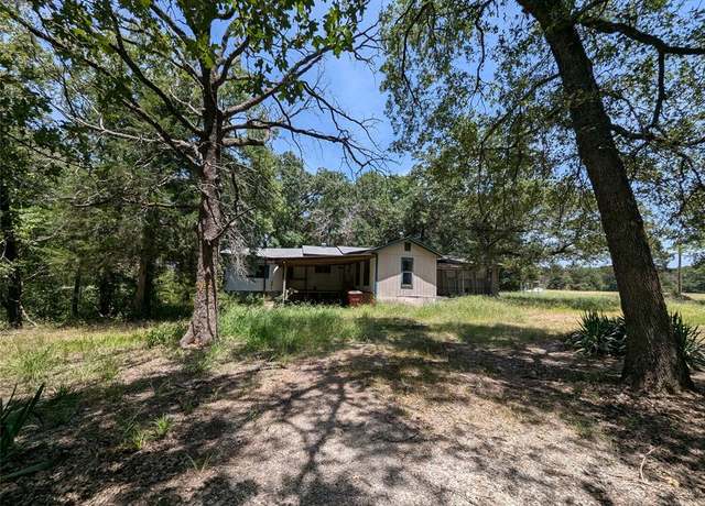 Property at 6900 Lakeview Dr, Bonham, TX 75418, 3 beds, 2 baths