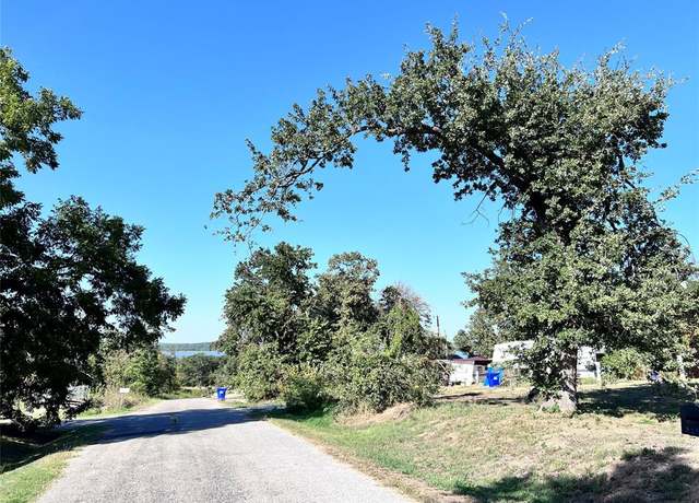 Property at 318 Maid Marian Dr, Gordonville, TX 76245