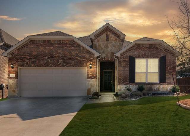 Property at 4800 Meadow Falls Dr, Fort Worth, TX 76244, 4 beds, 3 baths