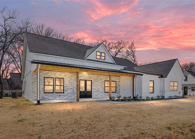 Property at 649 Enchanted Isles Dr, Mabank, TX 75156, 4 beds, 3 baths