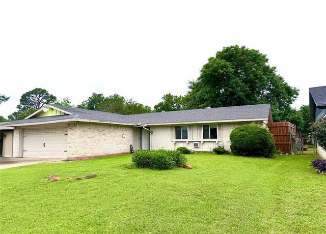 Property at 706 Midway Dr W, Euless, TX 76039, 3 beds, 2 baths