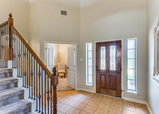Property at 400 Commonwealth Dr, Saginaw, TX 76179, 3 beds, 3 baths
