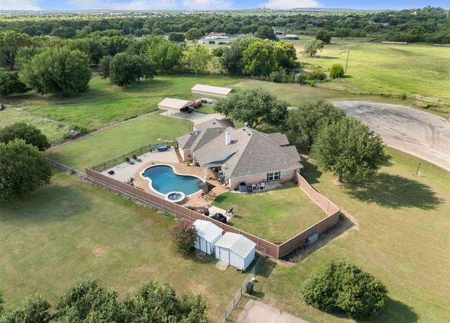 Property at 204 Diamond Ln N, Burleson, TX 76028, 3 beds, 2.5 baths