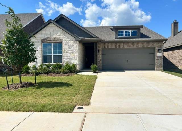 Property at 3527 Columbus St, Gainesville, TX 76240, 4 beds, 2 baths