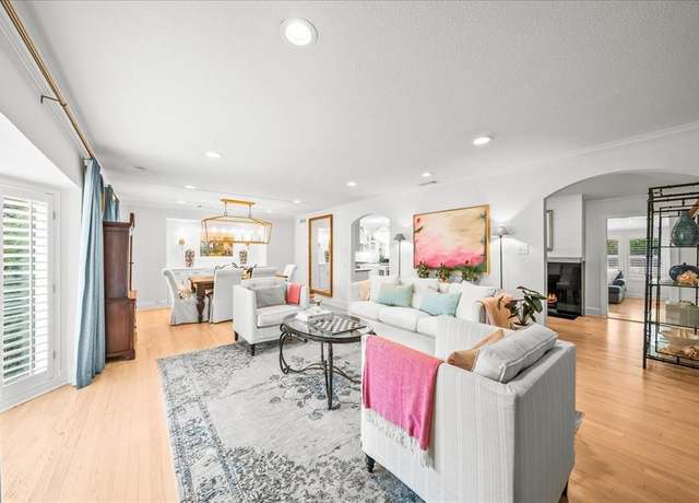 Property at 6105 Del Norte Ln, Dallas, TX 75225, 3 beds, 3 baths