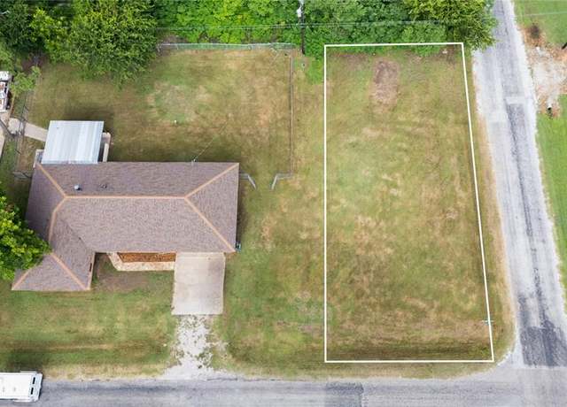 Property at 355 Old Shawnee Trail Dr, Gordonville, TX 76245