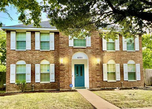 Property at 605 Edgewood Dr, Lancaster, TX 75146, 4 beds, 2.5 baths