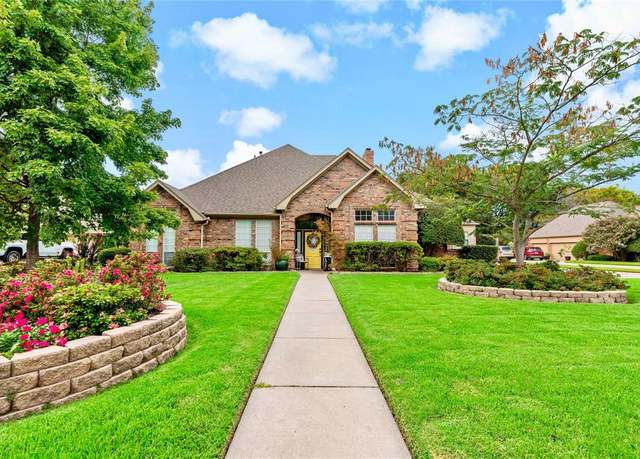 Property at 2865 Oak Creek Dr, Paris, TX 75462, 4 beds, 2.5 baths