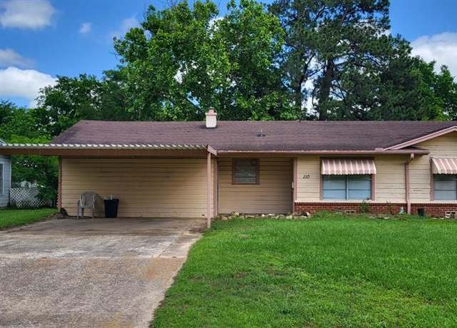 Property at 110 Russell Dr, Sulphur Springs, TX 75482, 3 beds, 2 baths