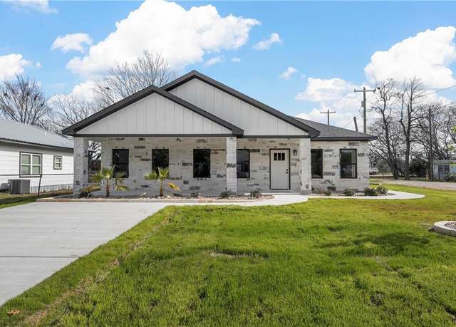 Property at 905 Ave E, Moody, TX 76557, 4 beds, 2 baths