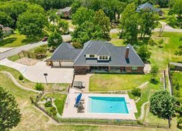Property at 1555 Hunterglenn Dr, Aledo, TX 76008, 5 beds, 3.5 baths