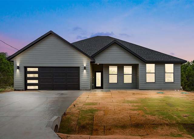 Property at 5405 Stonegate Cir, Granbury, TX 76048, 4 beds, 2 baths