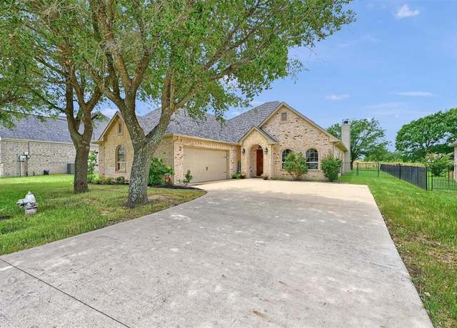 Property at 3006 Preston Club Dr, Sherman, TX 75092, 3 beds, 2.5 baths