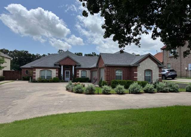 Property at 3840 W Pioneer Dr, Irving, TX 75061, 4 beds, 3 baths