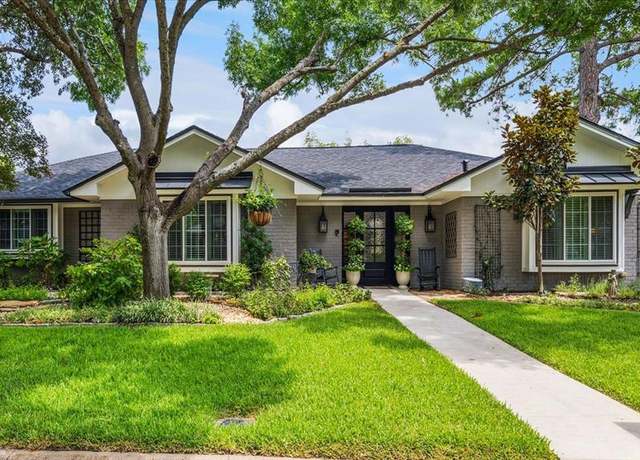 Property at 1505 Waltham Ct, Arlington, TX 76012, 4 beds, 3 baths