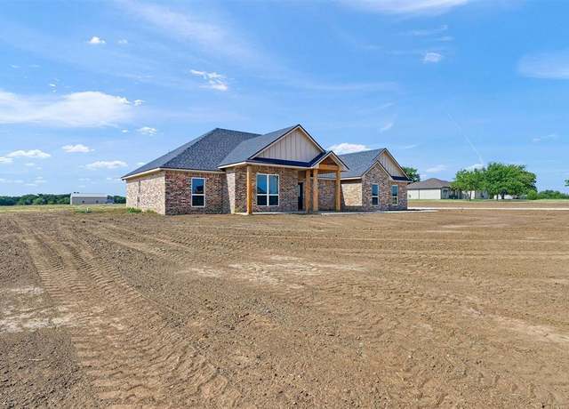 Property at 436 Dixie Rd, Whitesboro, TX 76273, 4 beds, 2.5 baths