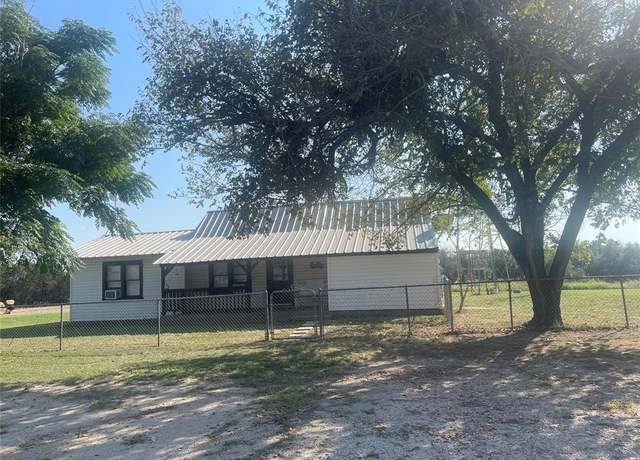 Property at 463 W County Road 183, Stephenville, TX 76401, 2 beds, 2 baths